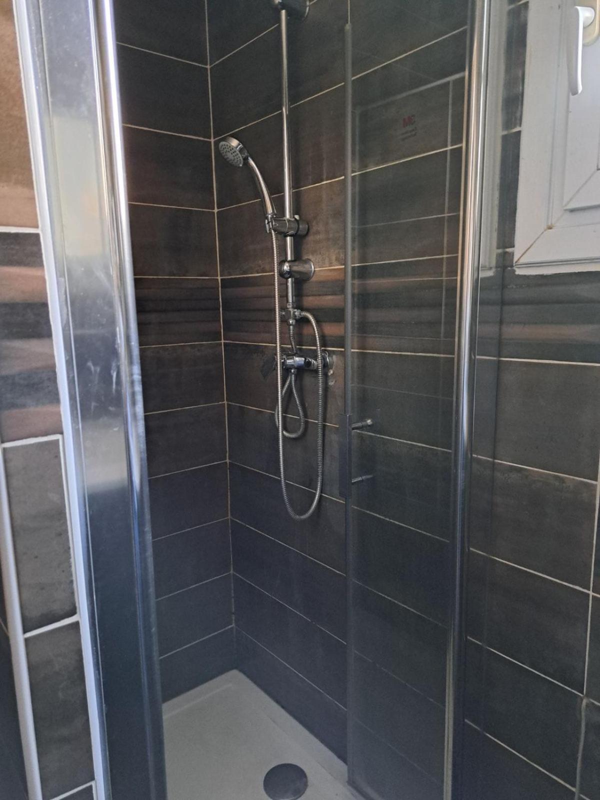Chambre Solo Duo 20 Min Paris Drancy Eksteriør bilde